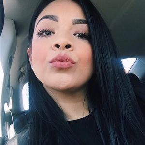 Meet your Posher, Kenia